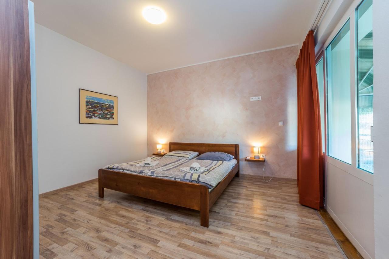 Guest House Malenica Sukošan Esterno foto