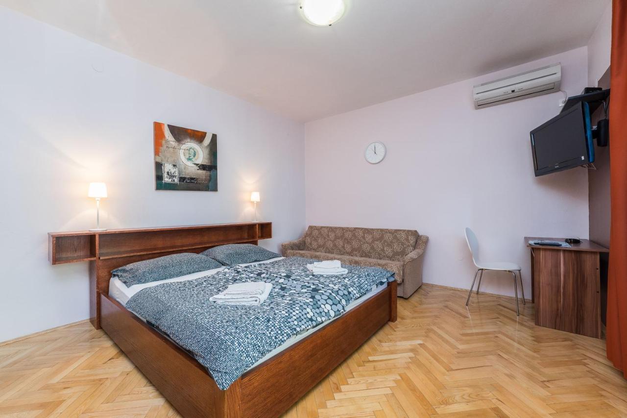 Guest House Malenica Sukošan Esterno foto