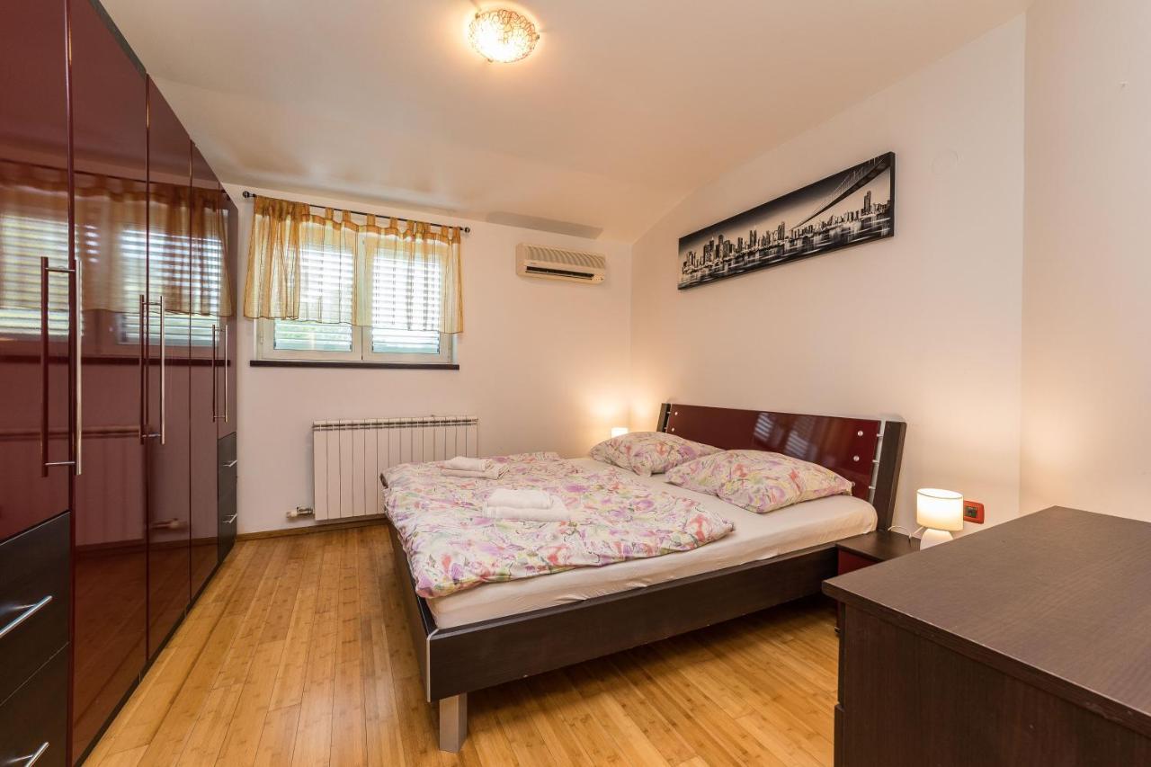 Guest House Malenica Sukošan Esterno foto